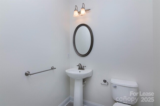 Building Photo - 2231 Eversham Dr NW