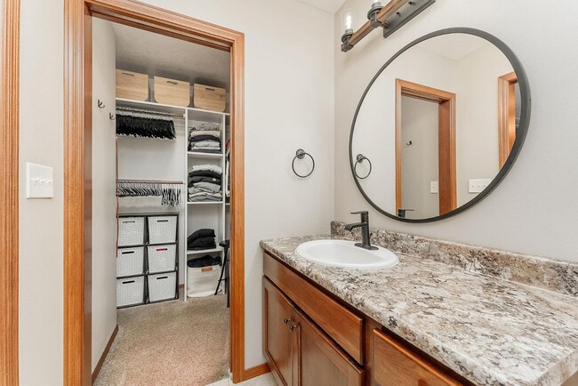 Building Photo - 5721 Bream Ct