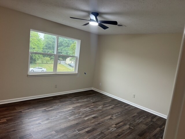Building Photo - 1208 Park Hill Cir