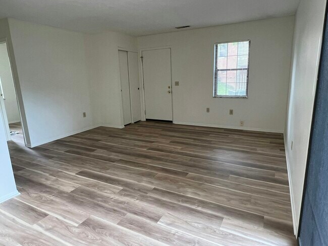 Building Photo - 3300 Kristin Ct