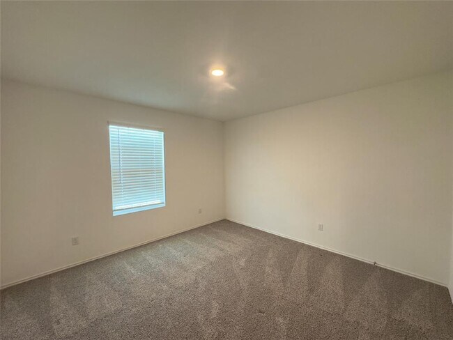 Building Photo - 512 Gabbro Gdns