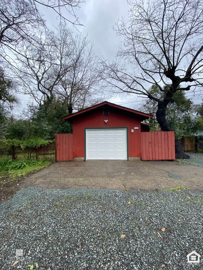 Building Photo - Charming  2BD/2BA Home in Sonoma