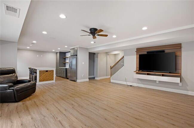 Building Photo - 227 Oakwind Pointe
