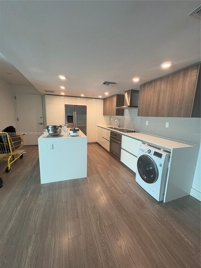 Building Photo - 1025-1092 92nd St