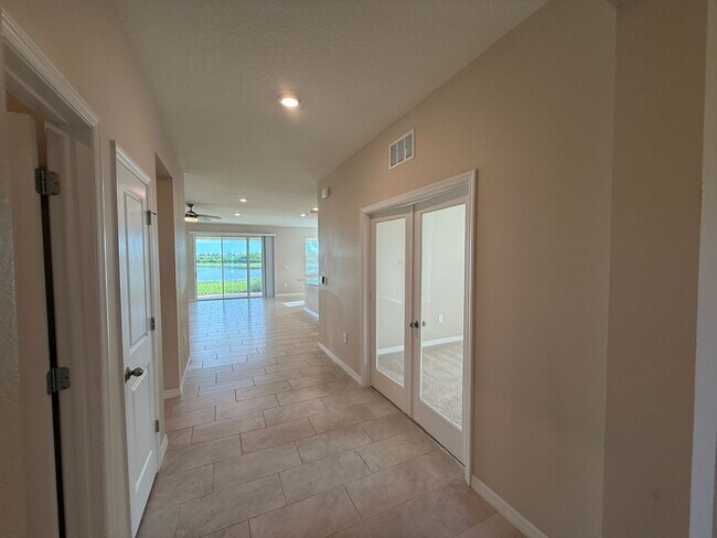 Building Photo - 3 Bedroom 2.5 Bath Single Family Home Prom...