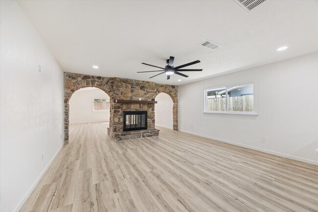 Building Photo - 3411 80th St