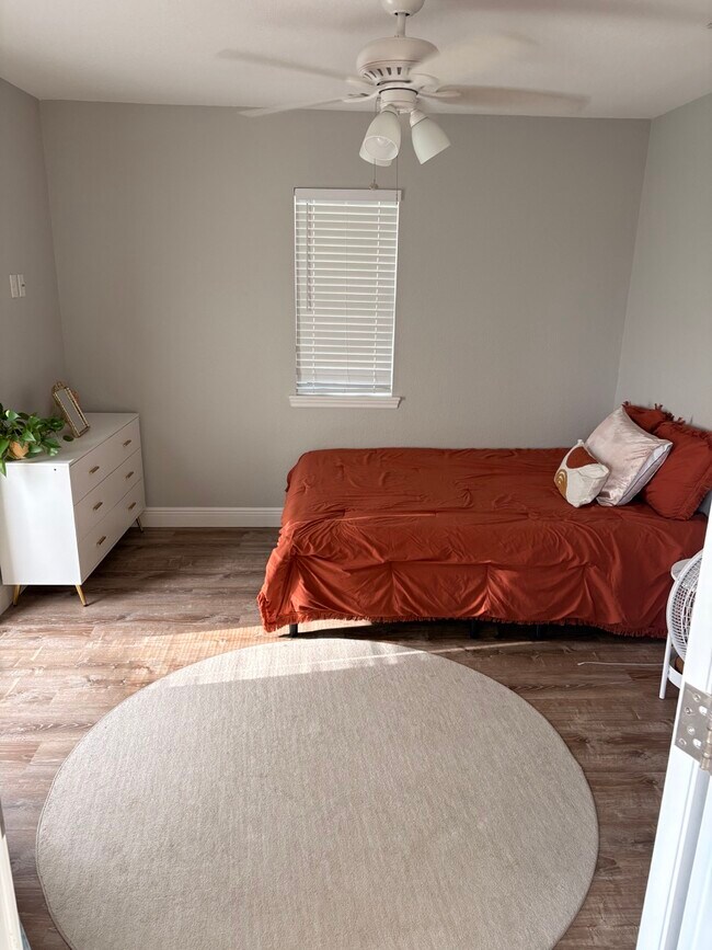 Building Photo - 7087 Strafford Oaks Dr