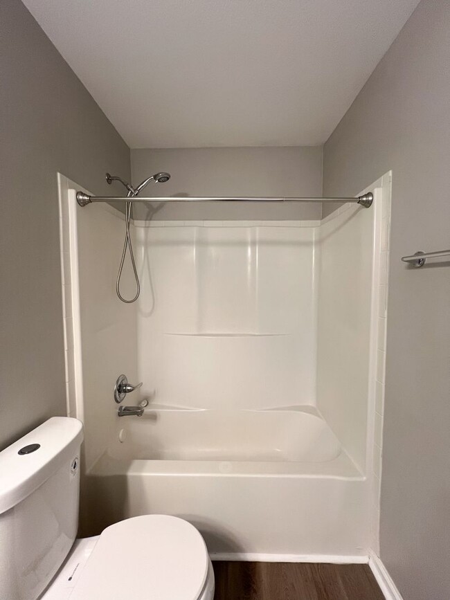 Building Photo - Beautiful 3-Bedroom Home with Bonus Room, ...