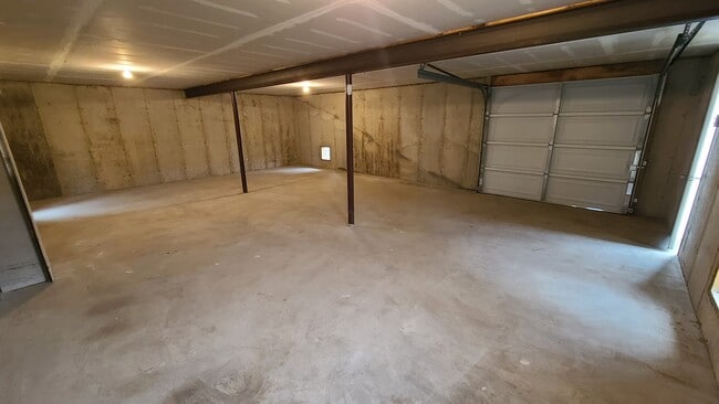 Building Photo - 410 S 2nd St