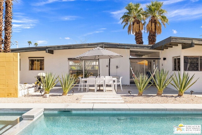 Building Photo - 2267 N San Antonio Rd