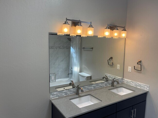 Building Photo - 1668 Bull Lea Dr SE