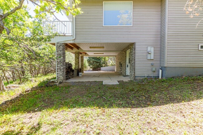 Building Photo - Serene 3 Bedroom, 2 Bathroom Home in Pine ...