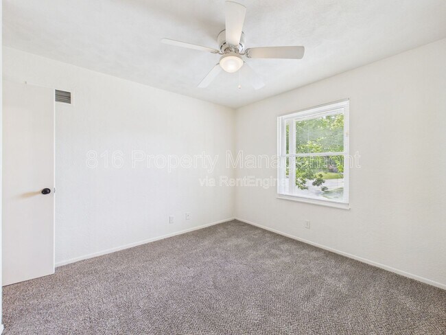 Building Photo - 2833 Tepee Ave