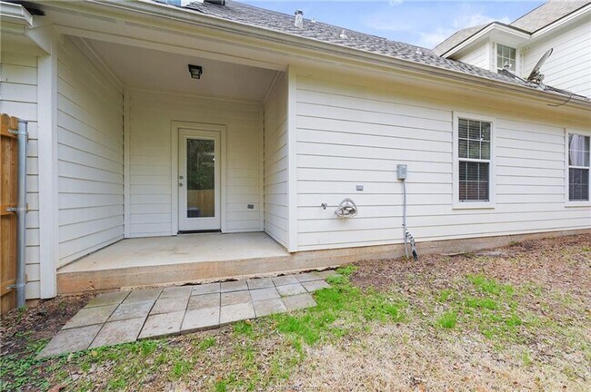 Building Photo - Adorable 3 Bed/2Bath Townhome Pre-Leasing ...