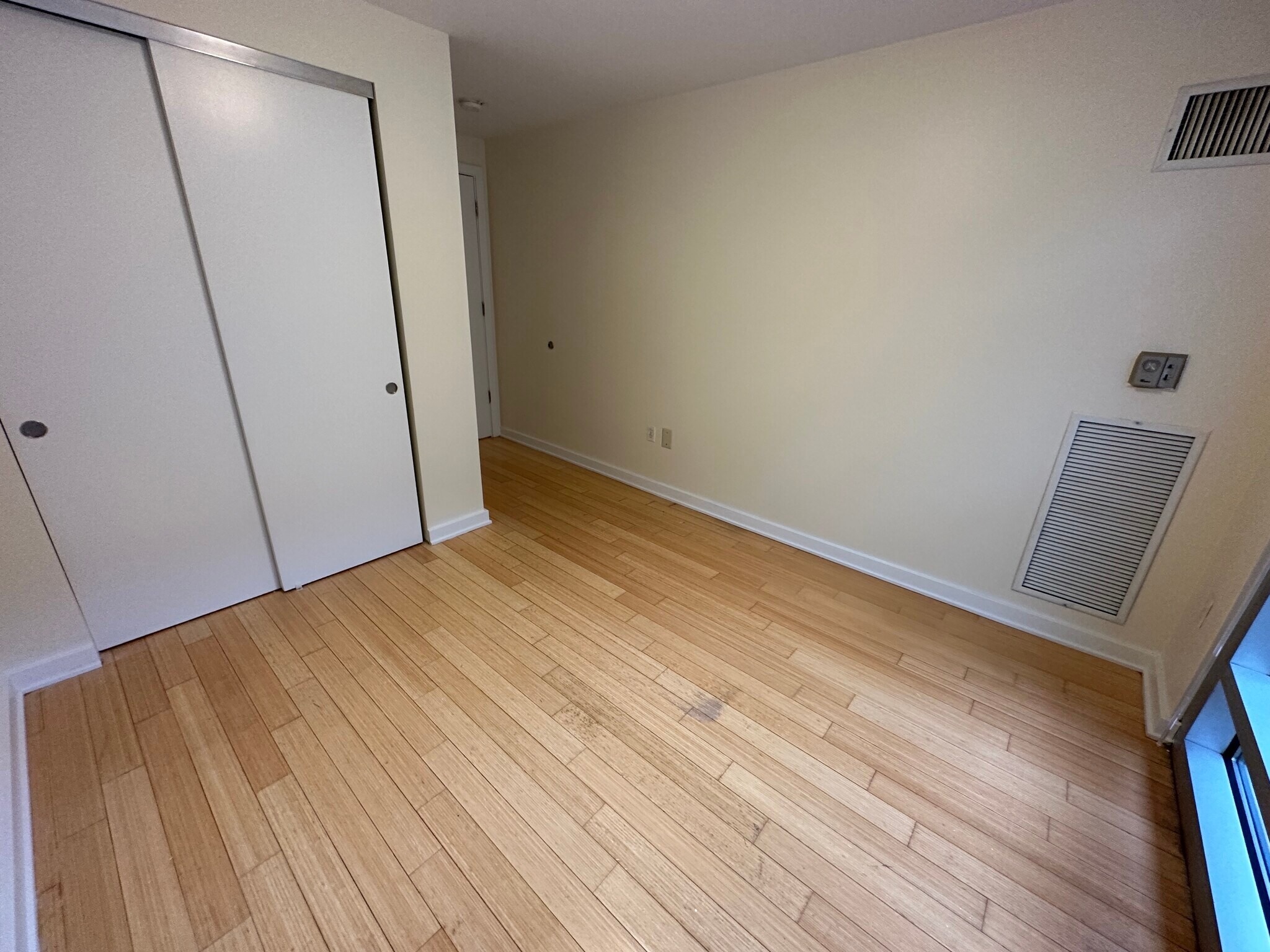 Building Photo - 5 Boylston Pl