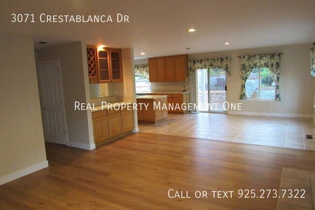 Building Photo - 3071 Crestablanca Dr
