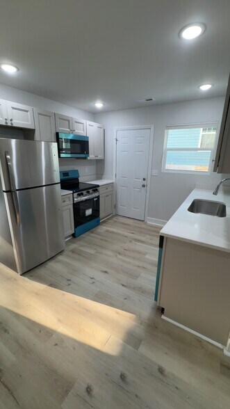 Building Photo - 519 Walnut St