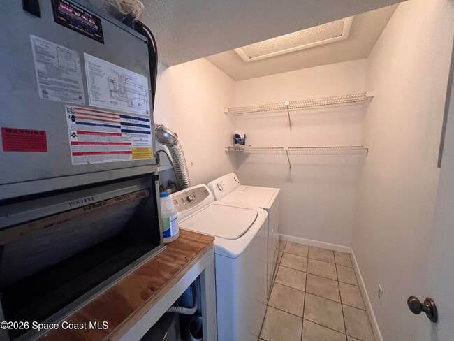 Building Photo - 1011 Clearmont St NE