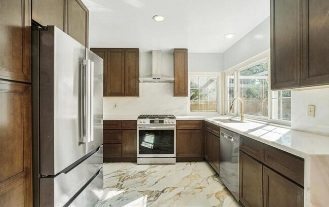 Building Photo - 24121 El Tiradore Cir