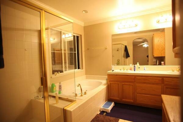 Building Photo - 8404 Benavente Ct