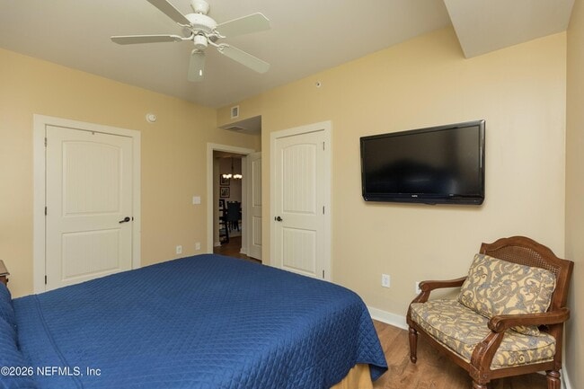 Building Photo - 945 Registry Blvd