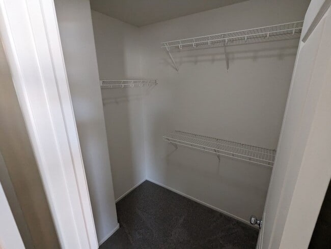 Building Photo - 10807 Mason Hill Ave