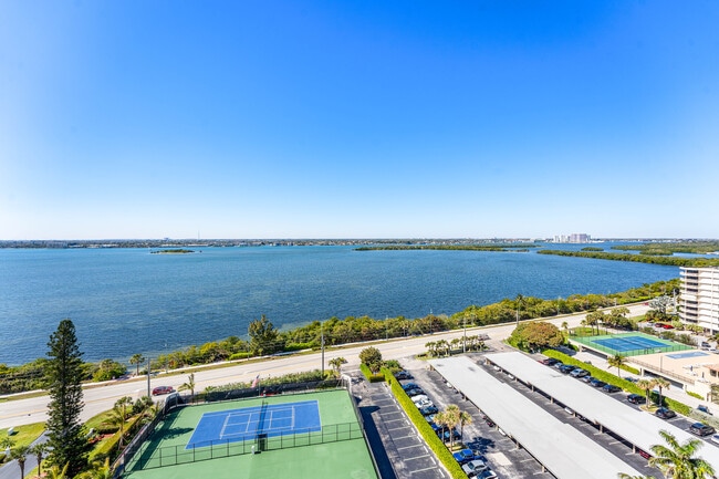 Building Photo - 5420 N Ocean Dr