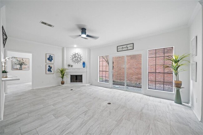 Building Photo - 4731 N Cashel Cir