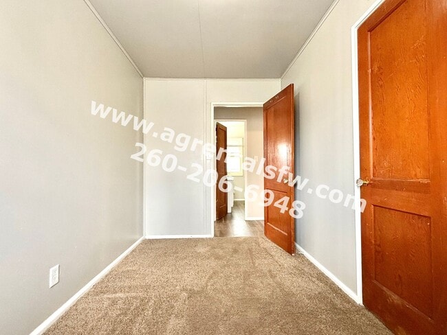 Building Photo - 3 Bedroom House