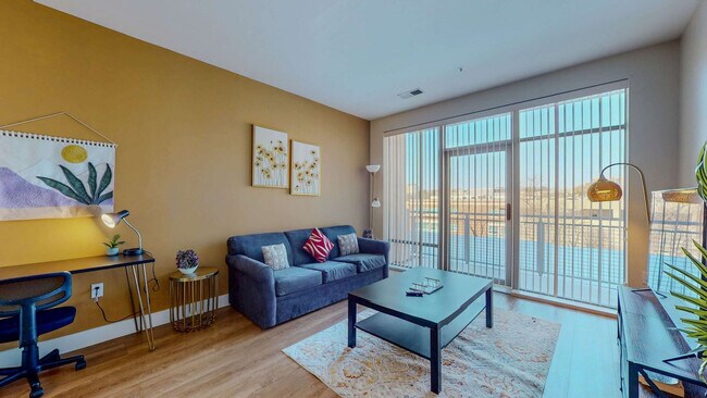 Building Photo - 545 Bedford St