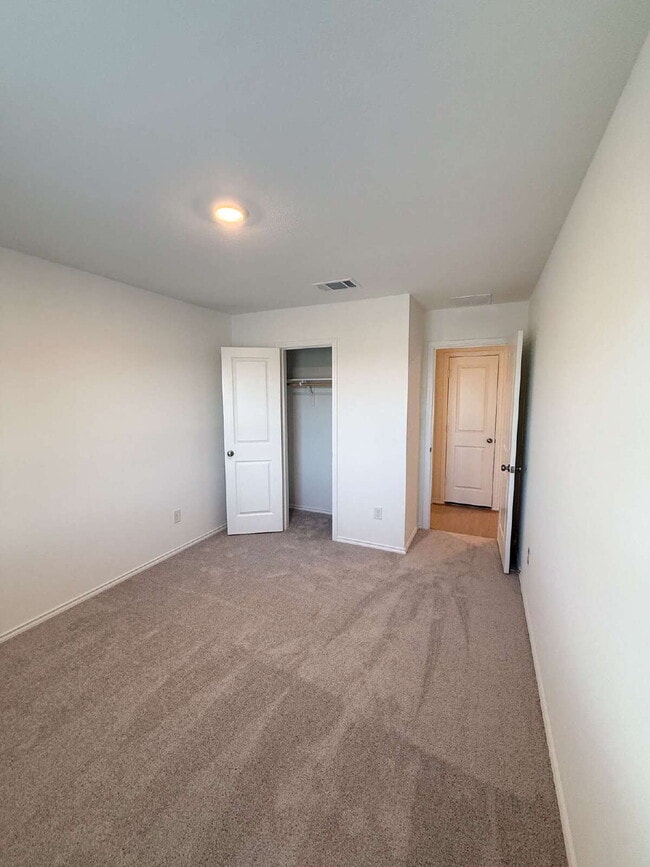 Building Photo - One Story 4 Bedroom/2Bath - For Rent - San Marcos, TX - Minutes From Shopping, Entertainment, and...