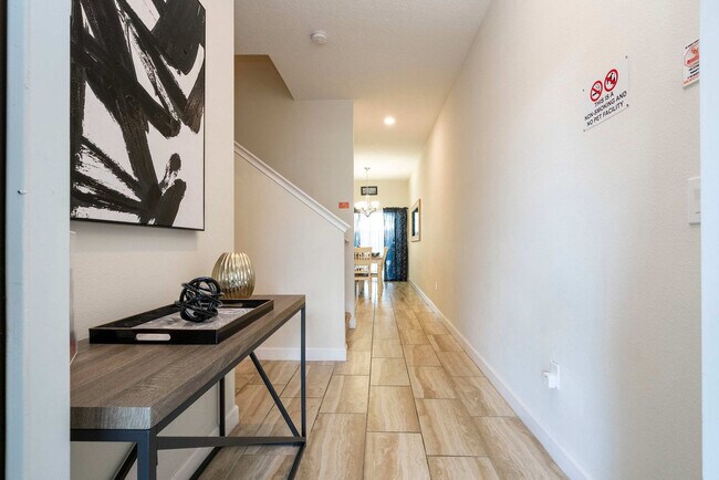 Building Photo - 3153 Pequod Pl