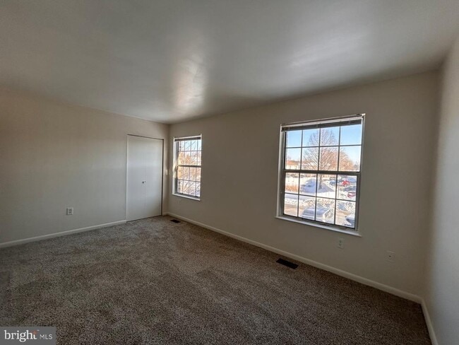 Building Photo - 63 Lexton Dr