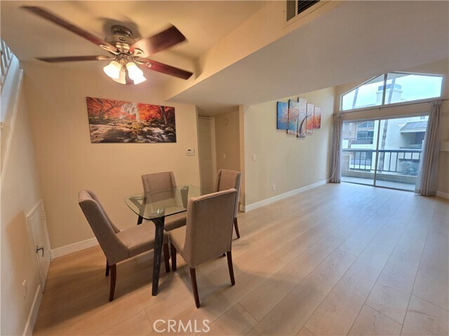 Building Photo - 5545 Canoga Ave