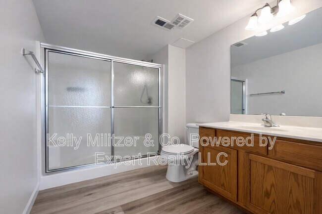 Building Photo - 406 S Church St