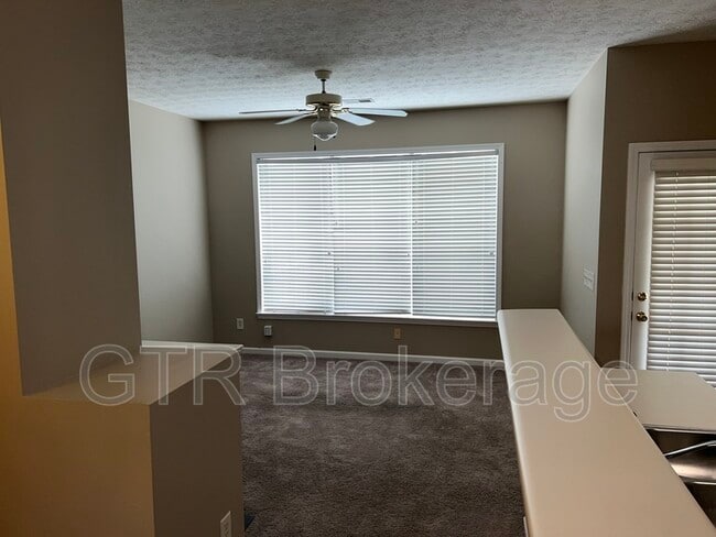 Building Photo - 162 Haven Oak Way
