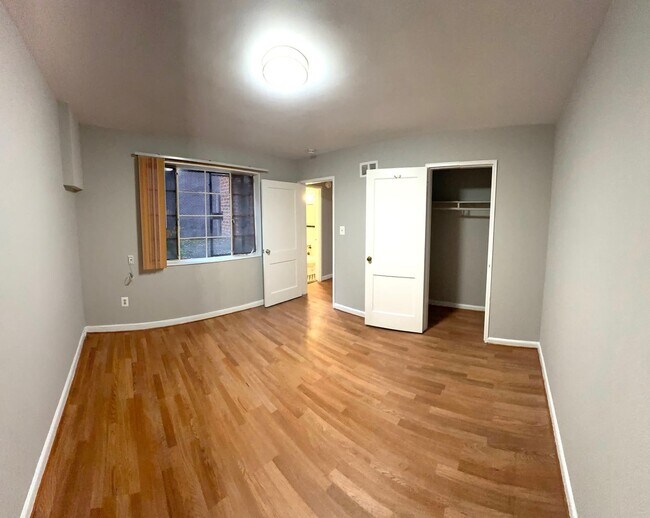 Interior Photo - 317 11TH ST NE