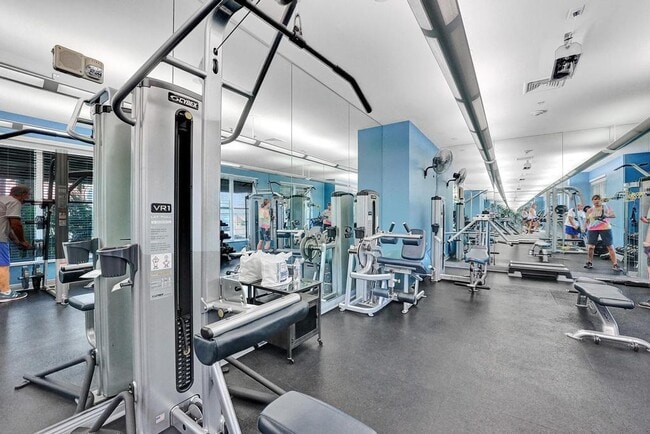 Building Photo - 700 E Boynton Beach Blvd