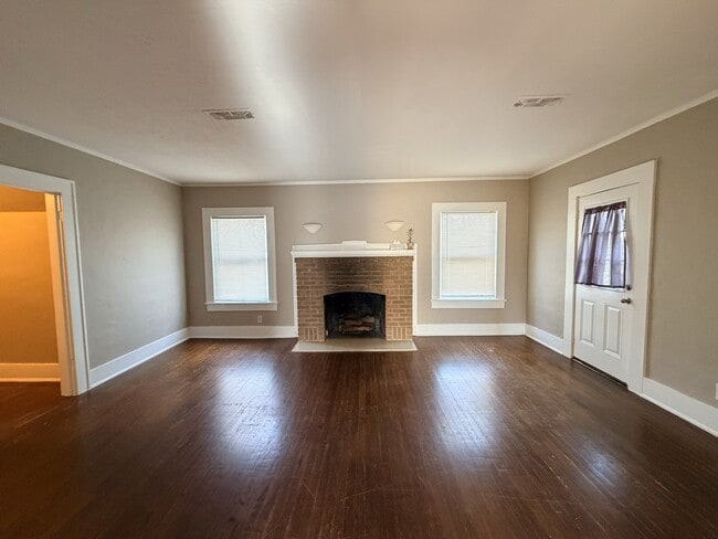 Building Photo - 4704 Chenevert St