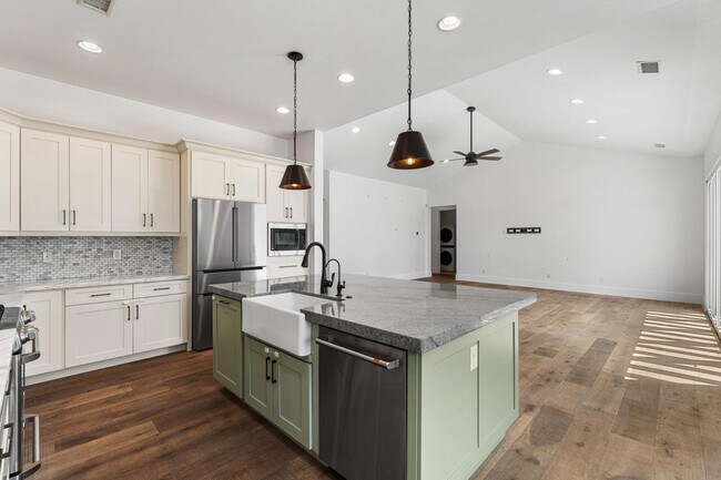 Building Photo - 4145 E Campbell Ave