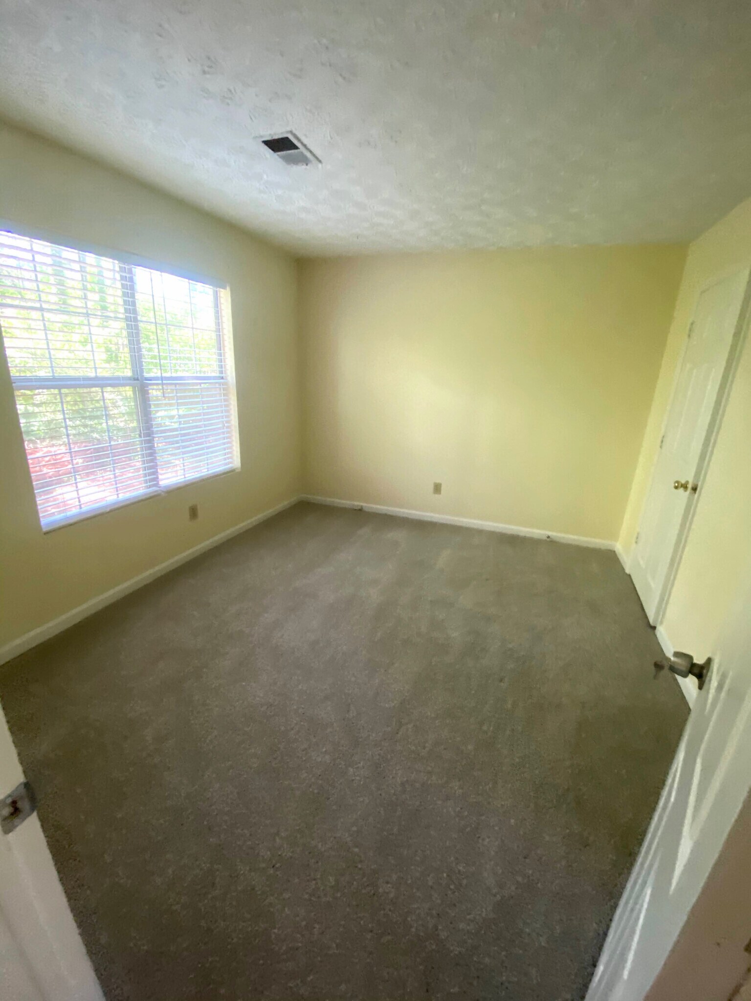 Building Photo - Room in House on Wilkie Way NW