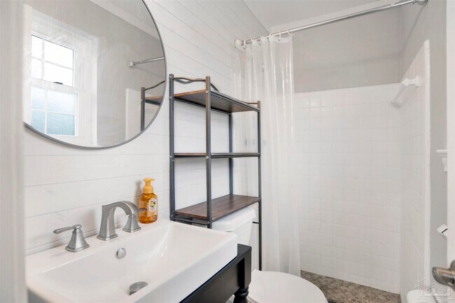 Building Photo - 51 Adkinson Dr