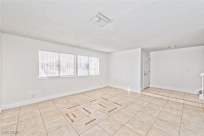 Building Photo - 2408 Paradise Village Way