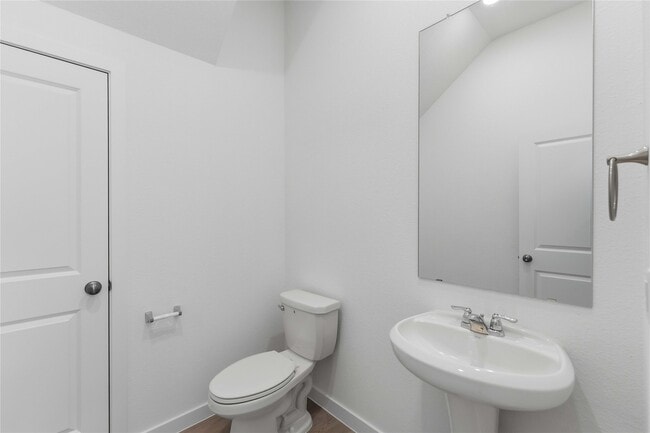 Building Photo - 2206 Via Isa Ln