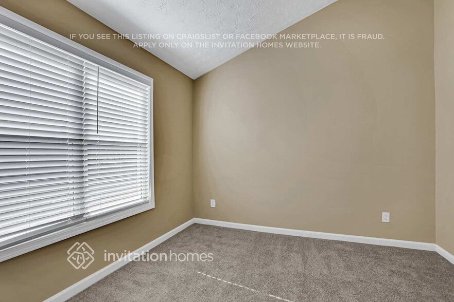 Building Photo - 907 Koala St