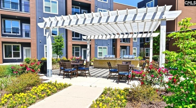 Building Photo - 440 Town Center Pl