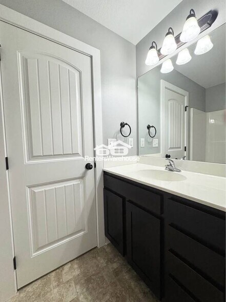 Building Photo - 645 Northview Dr