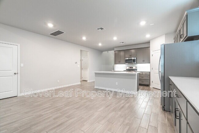 Building Photo - 675 Patriot Dr