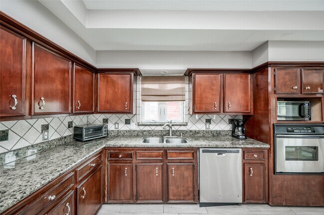 Building Photo - 124 N Mae Cir