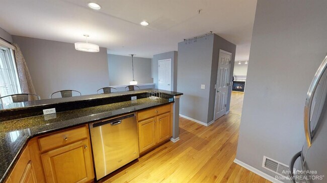 Building Photo - 2970 Barclay Wy